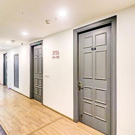 Hotel Townhouse Sector 30 Near Botanic Garden Of Indian Republic à Noida Extérieur photo