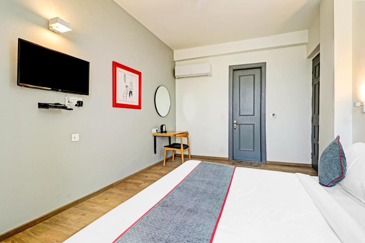 Hotel Townhouse Sector 30 Near Botanic Garden Of Indian Republic à Noida Extérieur photo