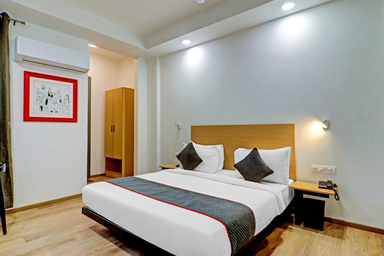 Hotel Townhouse Sector 30 Near Botanic Garden Of Indian Republic à Noida Extérieur photo