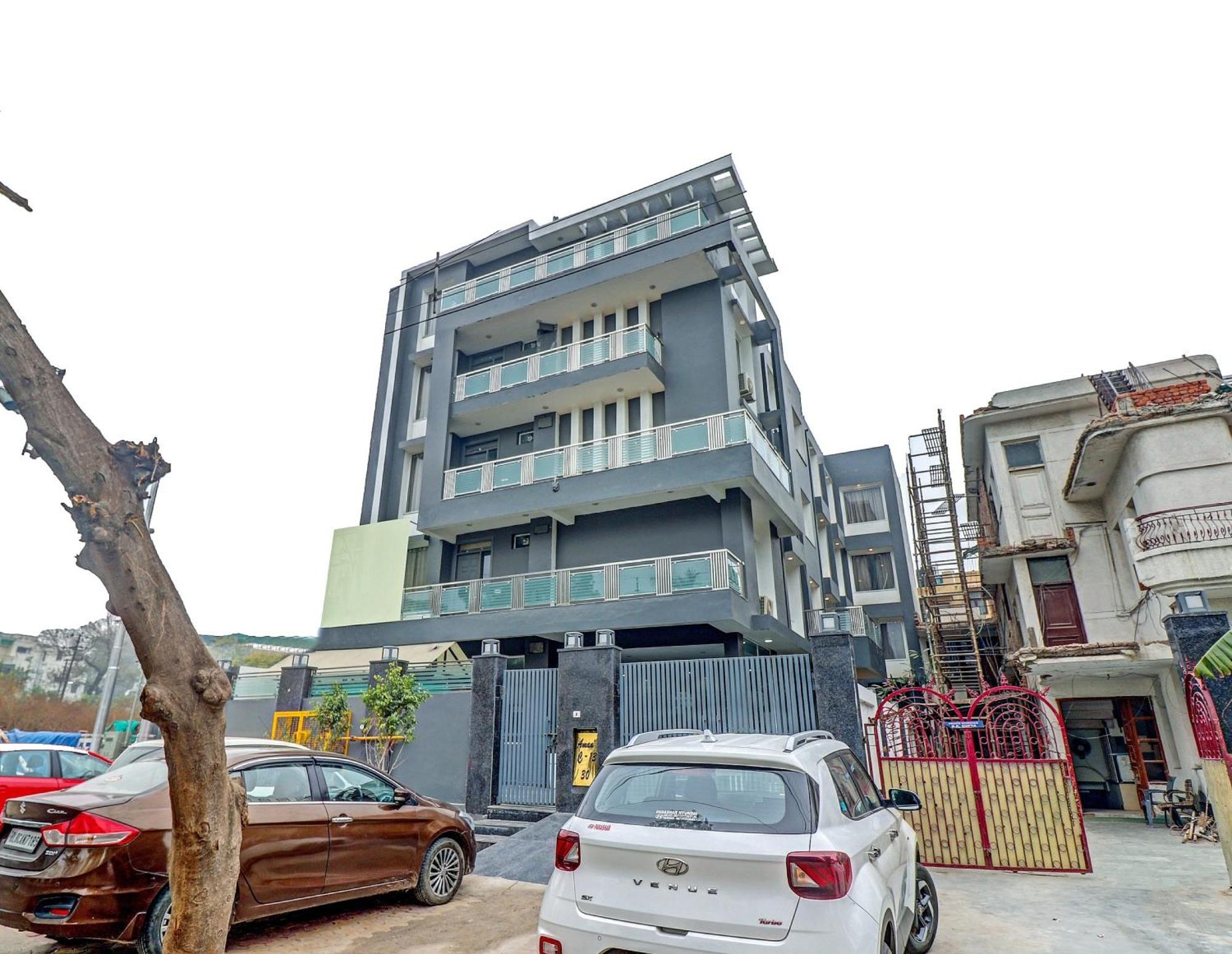 Hotel Townhouse Sector 30 Near Botanic Garden Of Indian Republic à Noida Extérieur photo