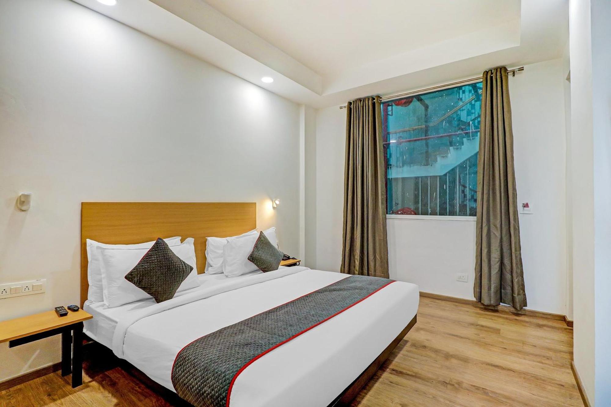Hotel Townhouse Sector 30 Near Botanic Garden Of Indian Republic à Noida Extérieur photo
