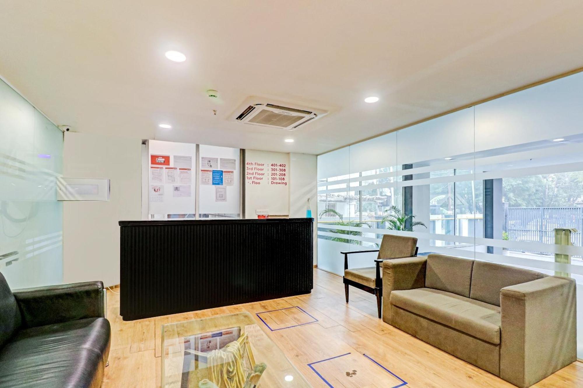 Hotel Townhouse Sector 30 Near Botanic Garden Of Indian Republic à Noida Extérieur photo