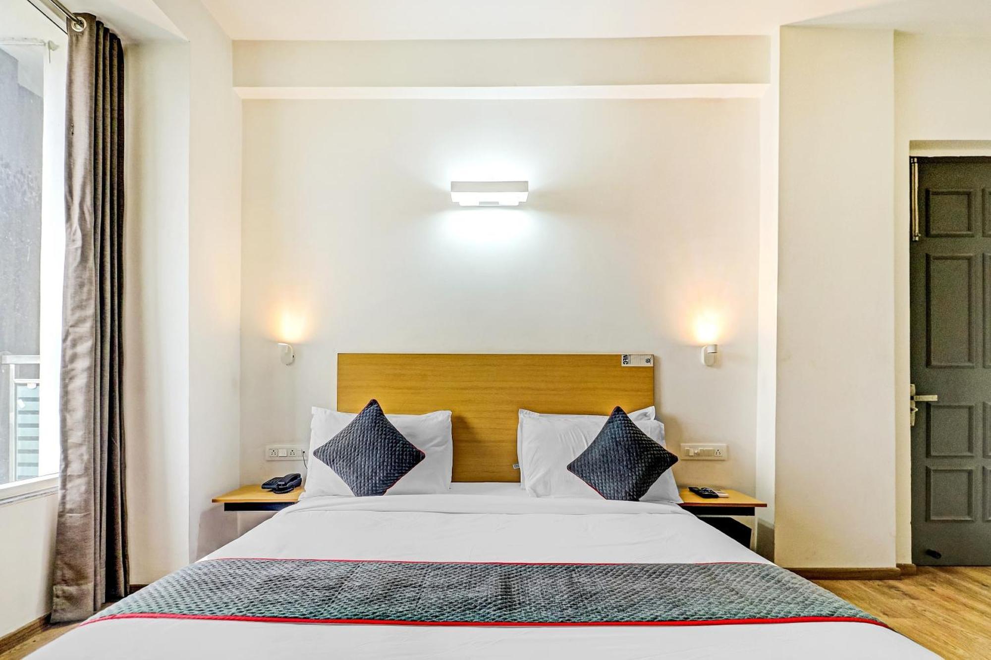 Hotel Townhouse Sector 30 Near Botanic Garden Of Indian Republic à Noida Extérieur photo