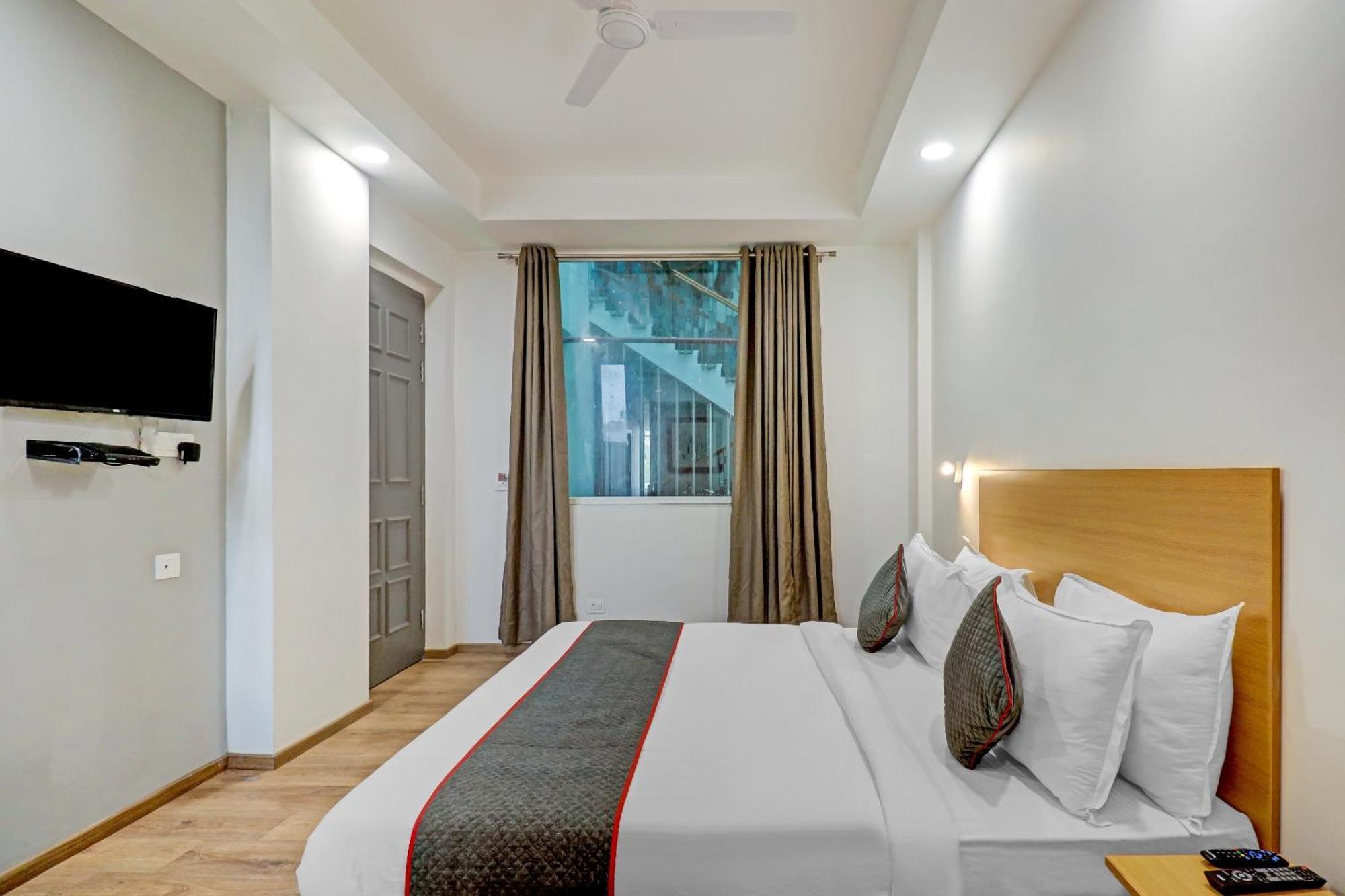 Hotel Townhouse Sector 30 Near Botanic Garden Of Indian Republic à Noida Extérieur photo