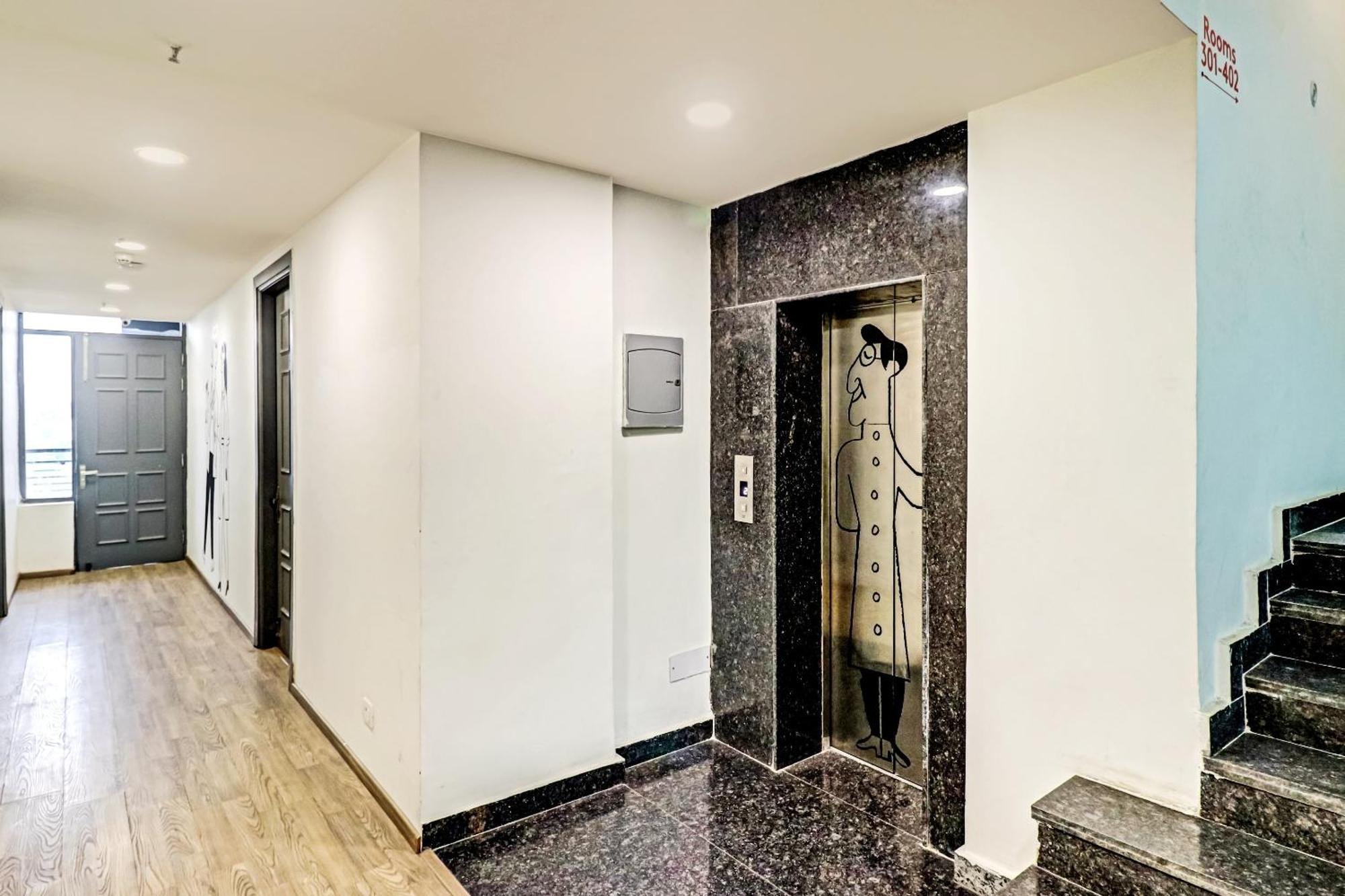 Hotel Townhouse Sector 30 Near Botanic Garden Of Indian Republic à Noida Extérieur photo