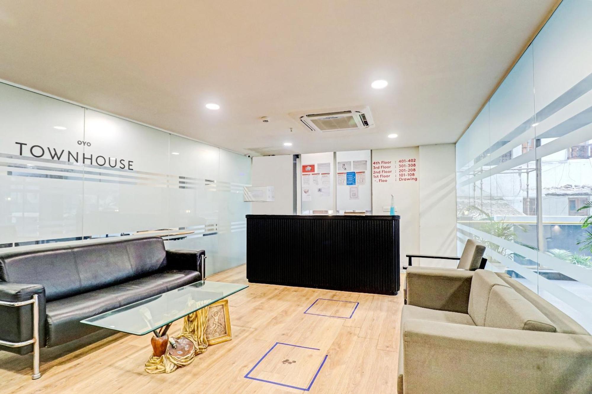 Hotel Townhouse Sector 30 Near Botanic Garden Of Indian Republic à Noida Extérieur photo